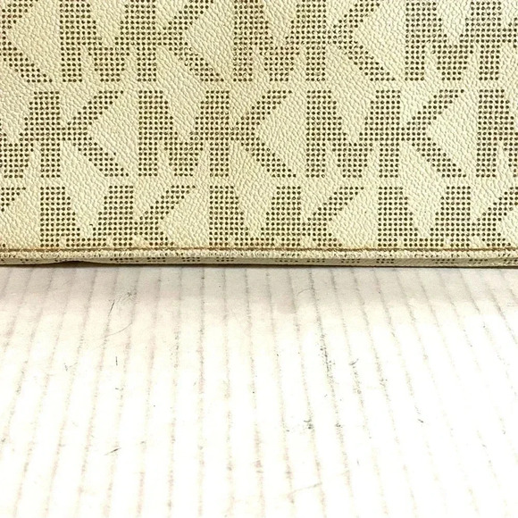 Michael kors MK signature print canvas wallet - Picture 2 of 8
